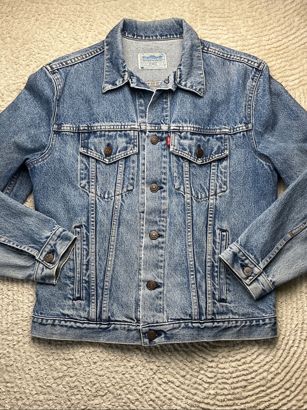 Levi's Light Wash Denim Trucker Jacket 70506-0216 Men’s Small Women’s Medium